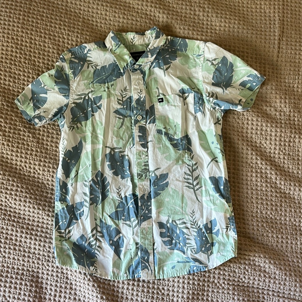 Boys quicksilver Hawaiian print button up